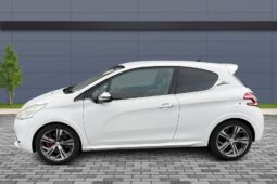 
										Peugeot 208 GTI 1.6L full									