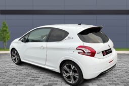 
										Peugeot 208 GTI 1.6L full									