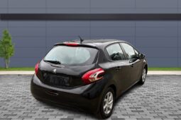 
										Peugeot 208 1.2L full									