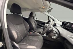 
										Peugeot 208 1.2L full									