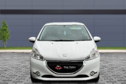 
										Peugeot 208 1.2L full									