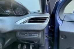 
										Peugeot 208 1.2L full									