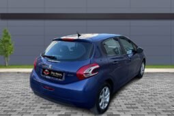 
										Peugeot 208 1.2L full									
