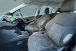 
										Peugeot 208 1.2L full									