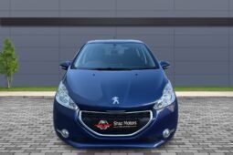 
										Peugeot 208 1.2L full									