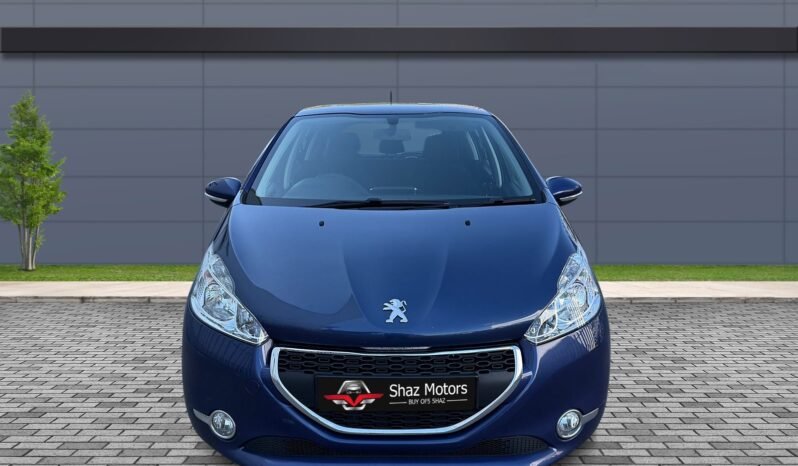 
								Peugeot 208 1.2L full									