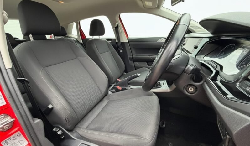 
								Volkswagen Polo 1.0L full									