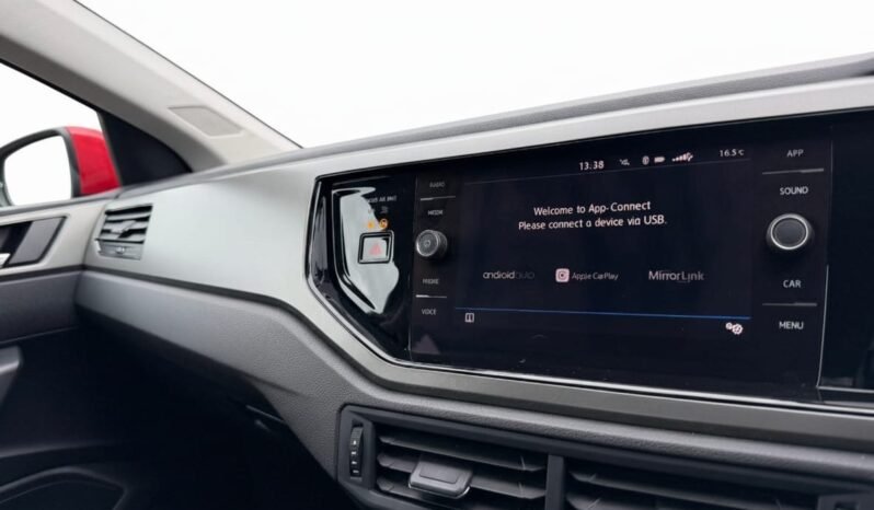 
								Volkswagen Polo 1.0L full									