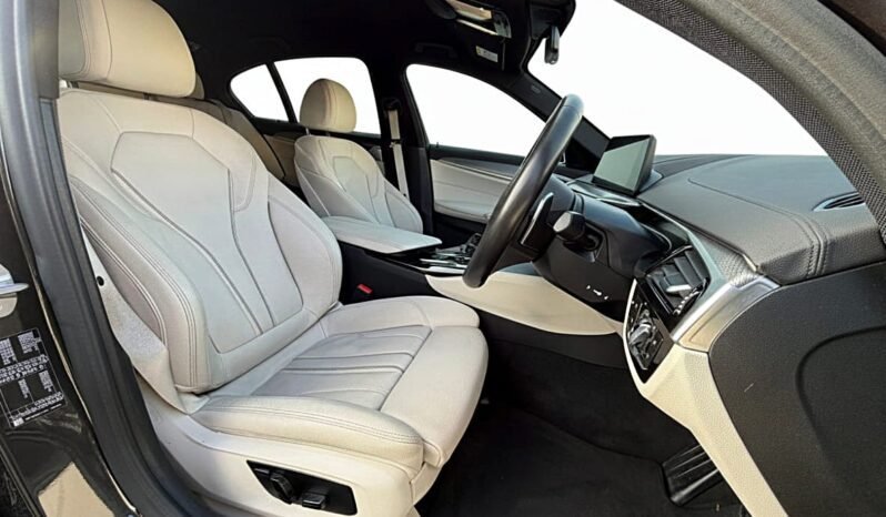 
								Bmw 5 Series M SPORT full									