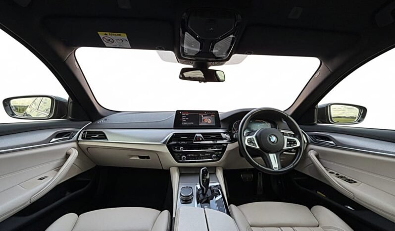 
								Bmw 5 Series M SPORT full									