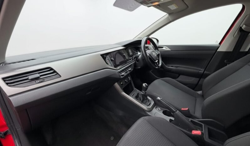 
								Volkswagen Polo 1.0L full									