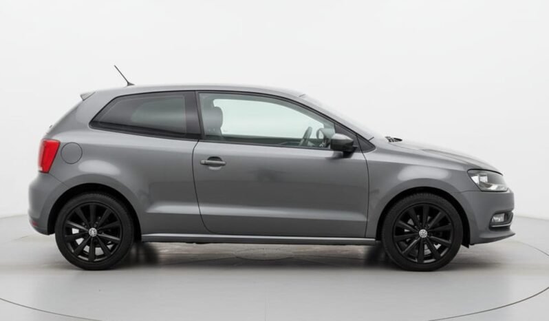 
								Volkswagen Polo 1.0L Manual full									