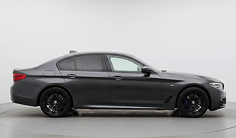 
								Bmw 5 Series M SPORT full									