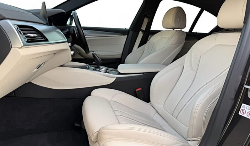 
								Bmw 5 Series M SPORT full									