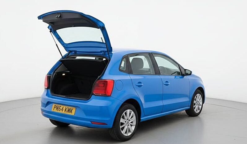 
								Volkswagen Polo 1.0L Manual full									