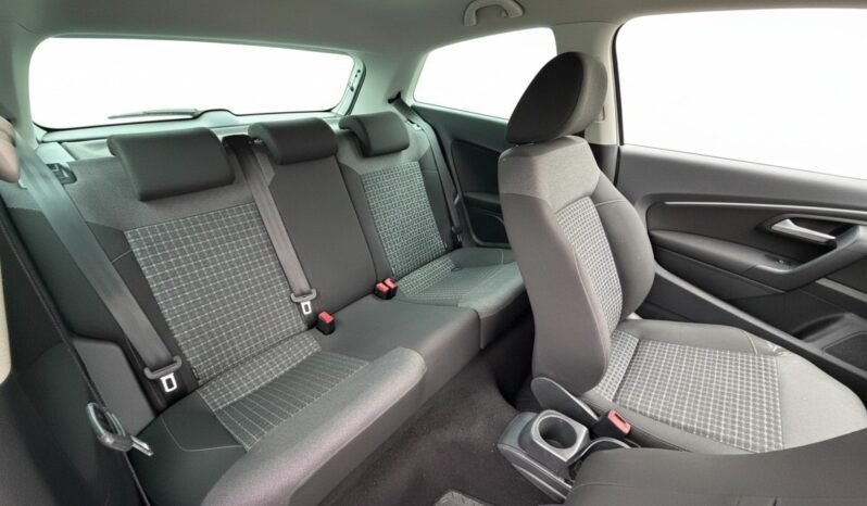 
								Volkswagen Polo 1.0L full									