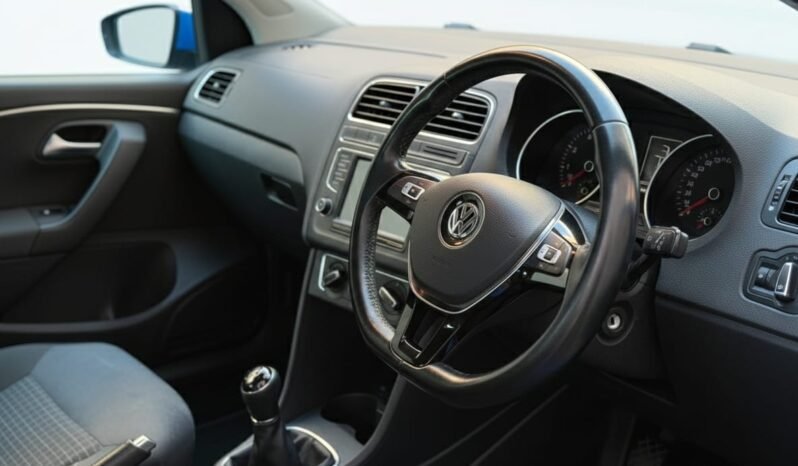 
								Volkswagen Polo 1.0L Manual full									