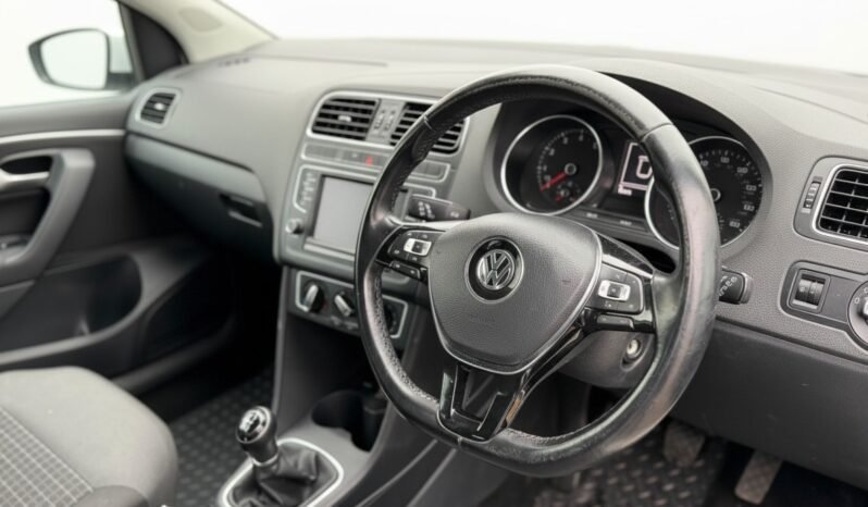 
								Volkswagen Polo 1.0L full									