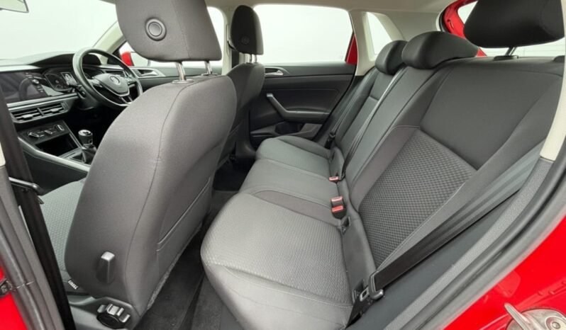 
								Volkswagen Polo 1.0L full									