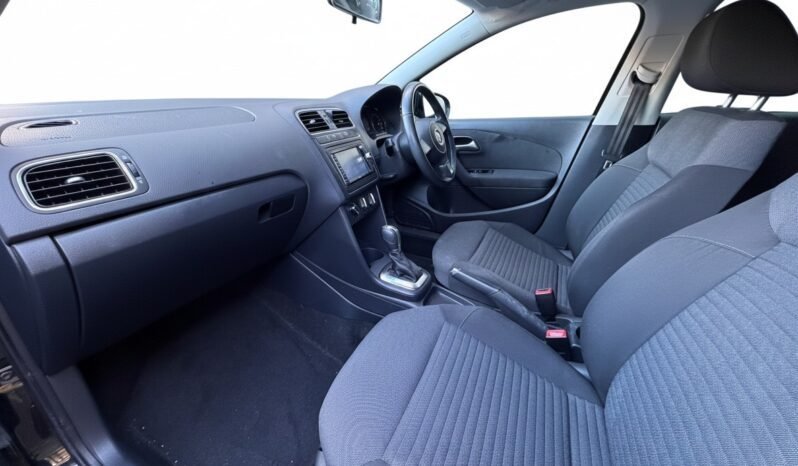 
								Volkswagen Polo 1.2L Auto full									